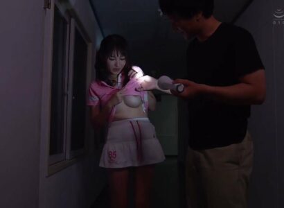 Nữ huấn luyện viên đội bóng rổ bị lạm dụng bởi những tên đồng nghiệp
